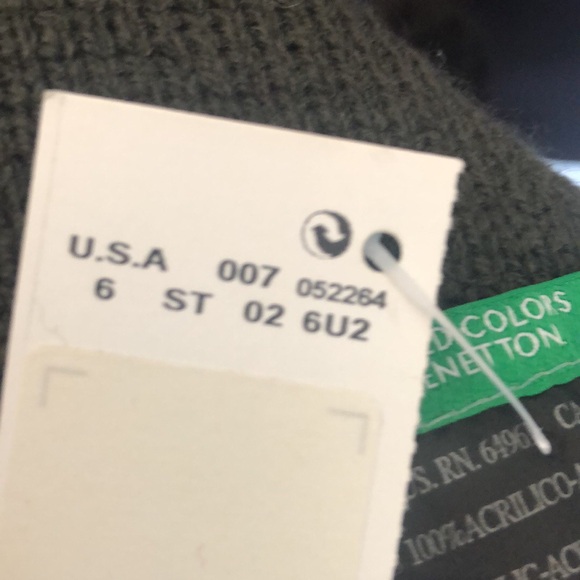 United Colors of Benetton  Scarf w Pom Poms NWT - Picture 4 of 5